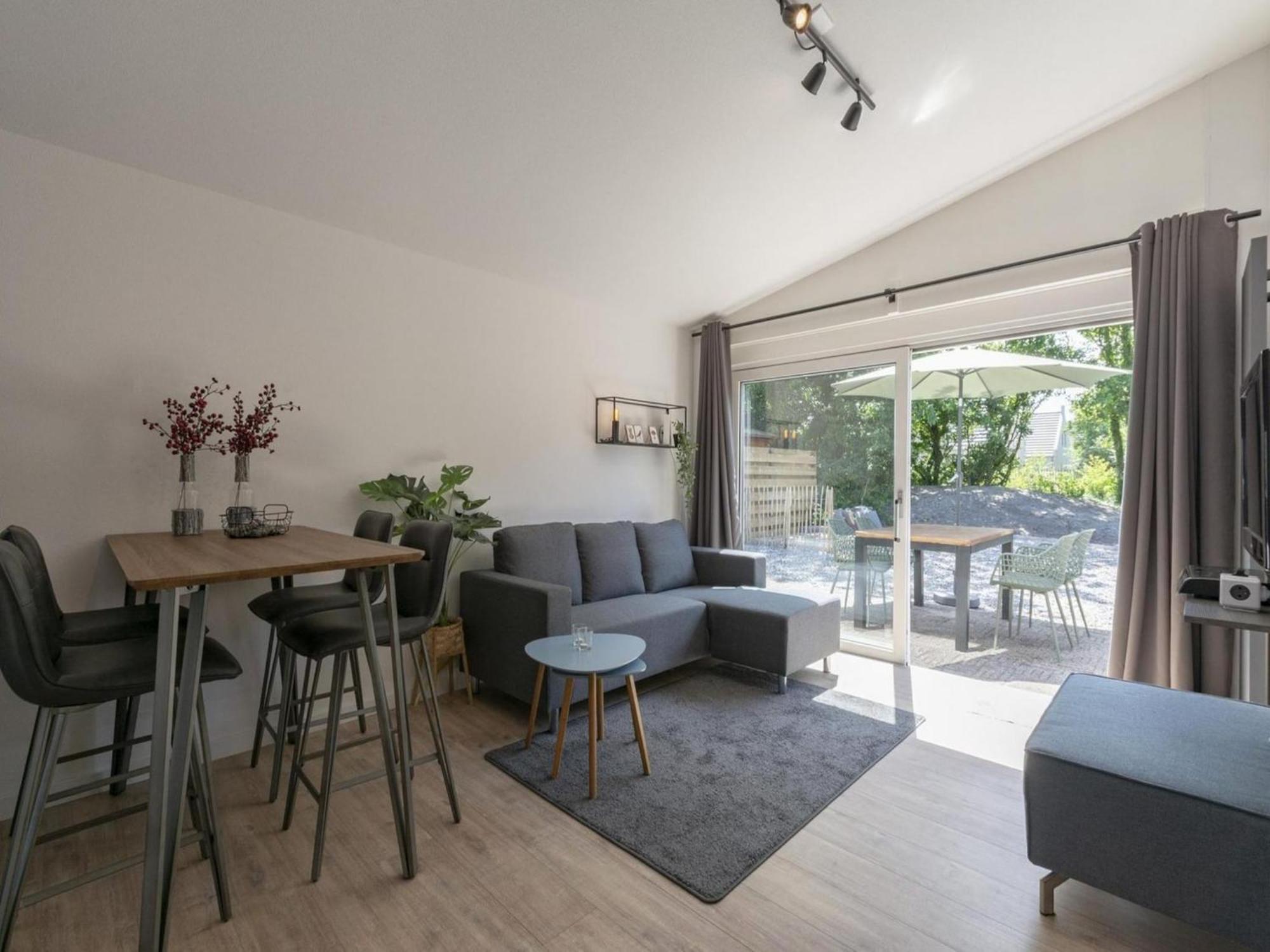 Luxurious Furnished Bungalow With Terrace Callantsoog Bagian luar foto