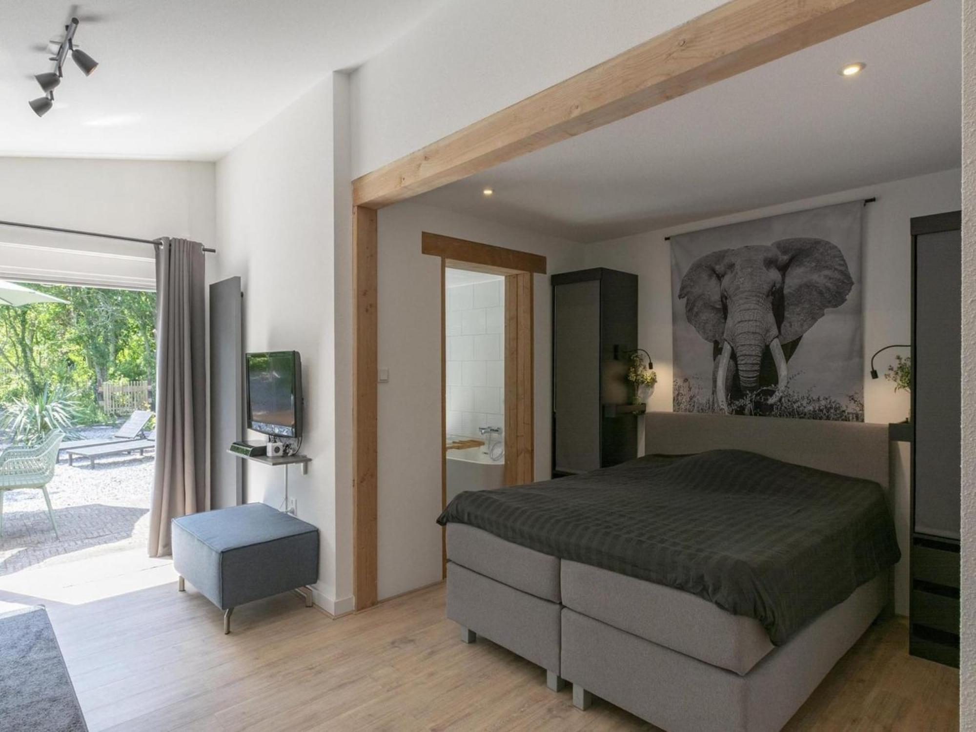 Luxurious Furnished Bungalow With Terrace Callantsoog Bagian luar foto