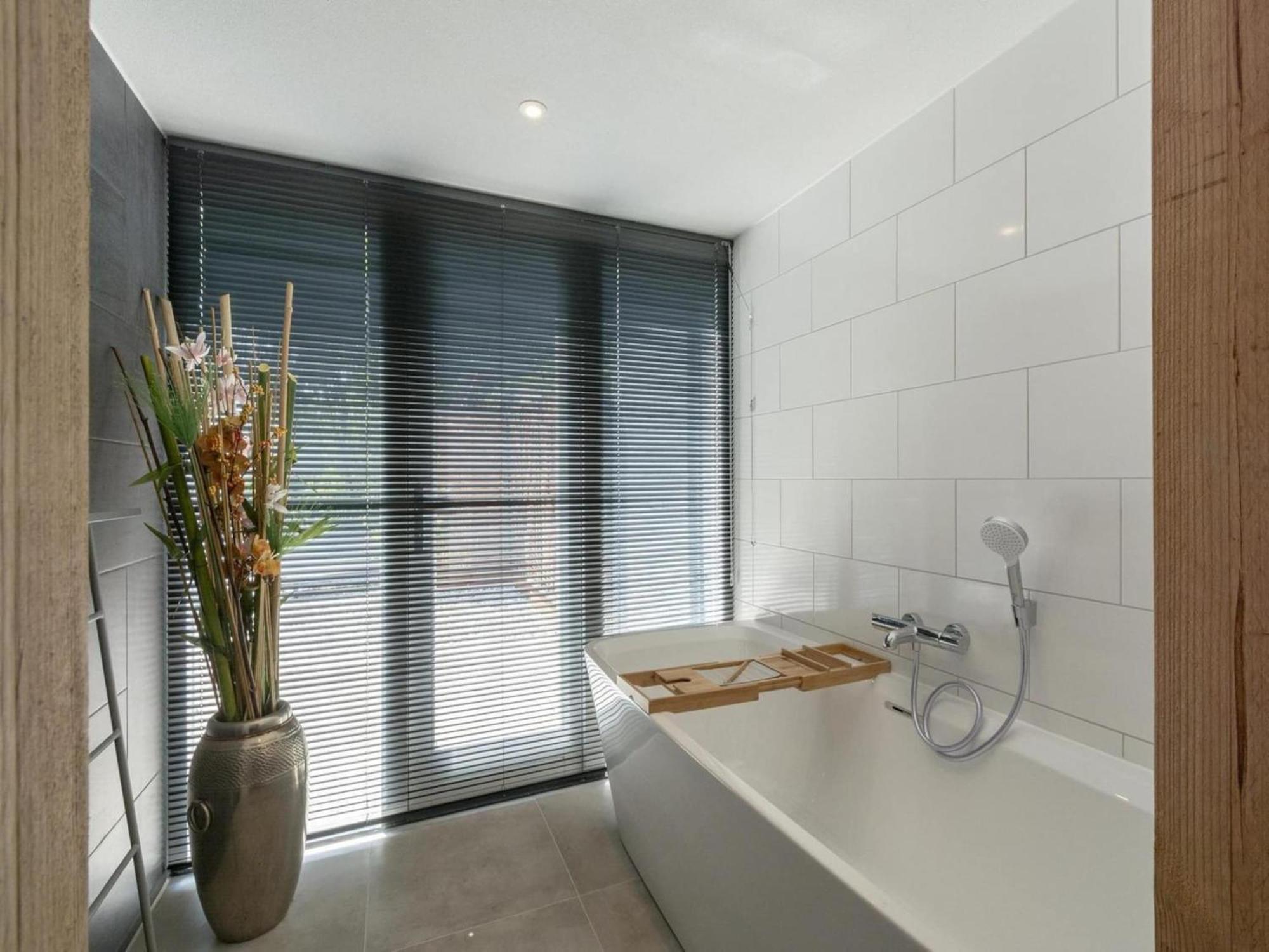 Luxurious Furnished Bungalow With Terrace Callantsoog Bagian luar foto